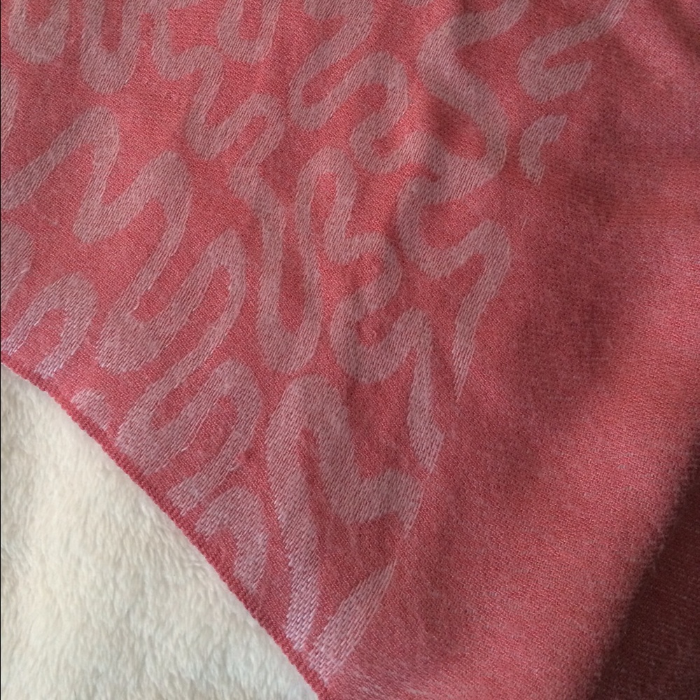 Pink coral print like scarf! 💕
